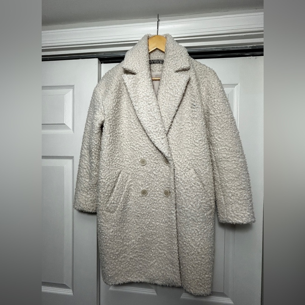 Hallhuber Donna Elegant White Curly Teddy Sherpa Jacket for Women